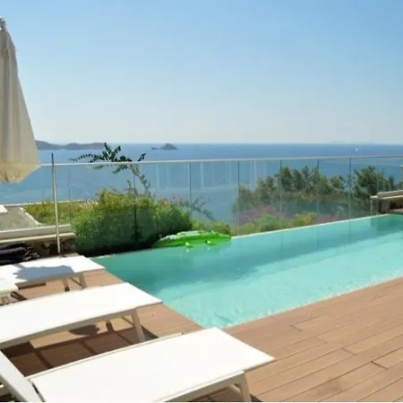 Villalari Villa